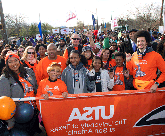 跑路者社区参加全国最大的马丁·路德·金游行